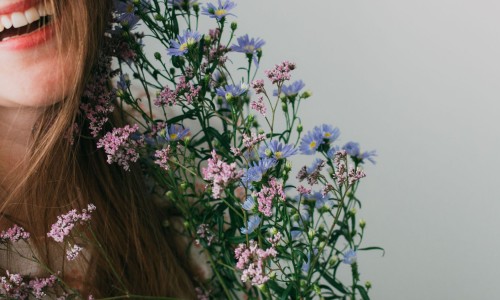 5 Must-Try Φυσικά Συστατικά για Λαμπερό Δέρμα