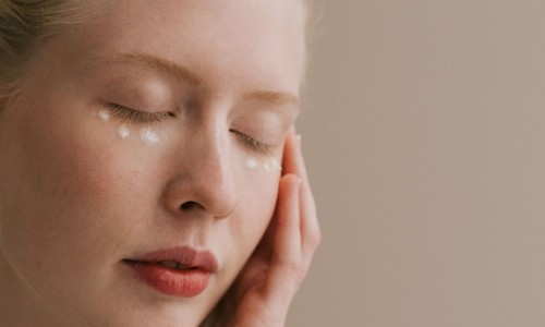 Skinimalism: Η Τέχνη του Λιγότερου για Τέλειο Δέρμα
